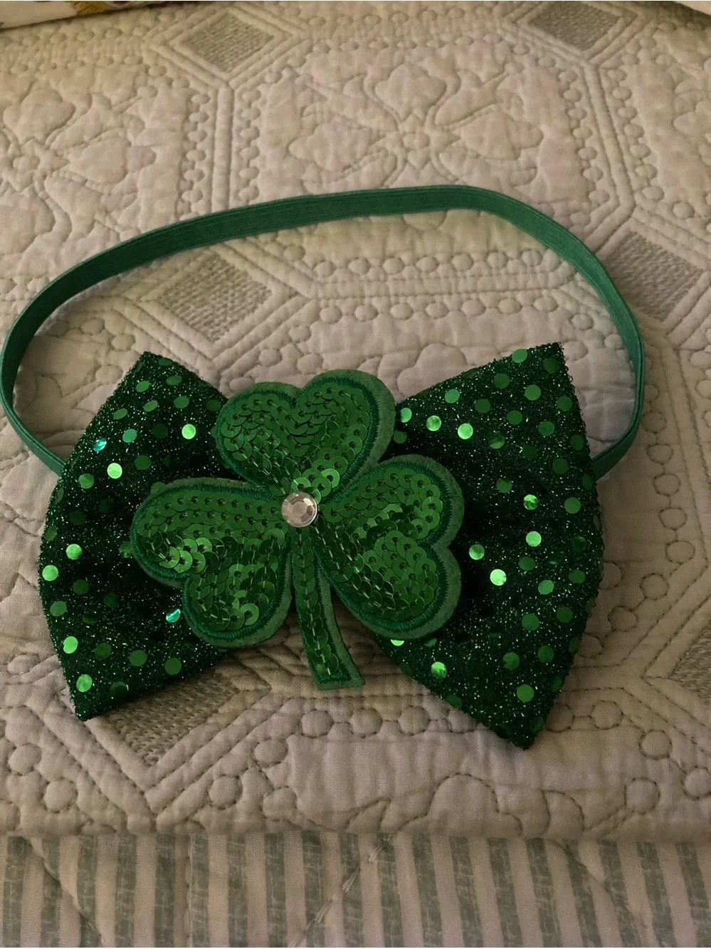 Head Band Green Bow Embellished with Shiny Sequins Overlaid Three-Leaf Shamrock